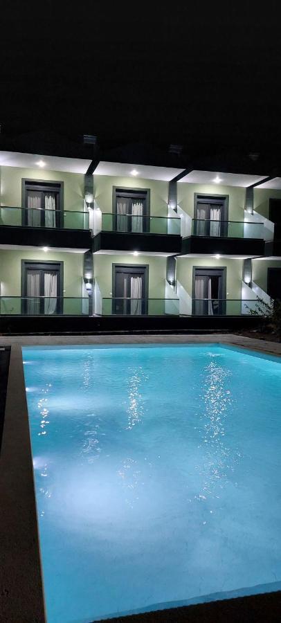 Paramithi Luxury Apartments Νικήτη Εξωτερικό φωτογραφία