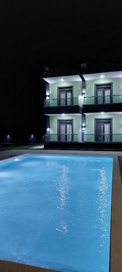 Paramithi Luxury Apartments Νικήτη Εξωτερικό φωτογραφία