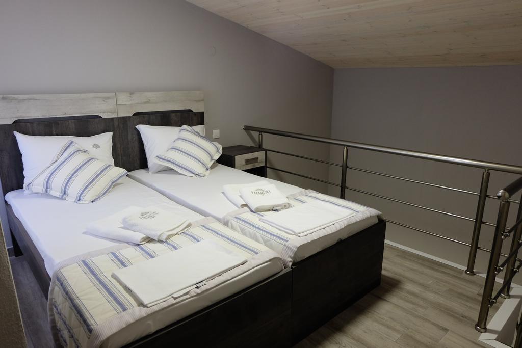 Paramithi Luxury Apartments Νικήτη Εξωτερικό φωτογραφία